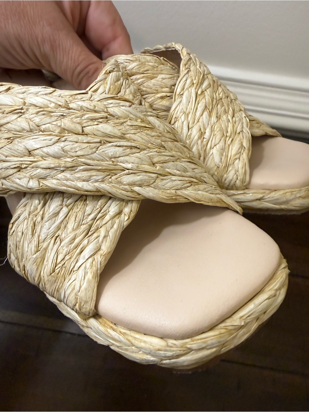 Beach by Matisse Raffia
Crisscross Wedge Sandals size 6 - Picture 10 of 10